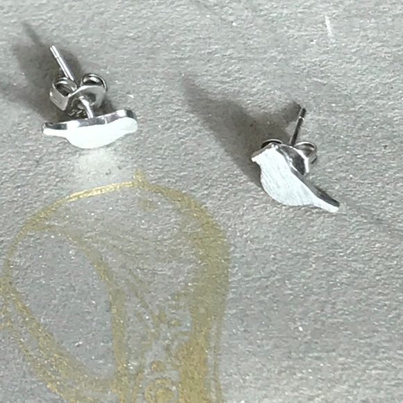 Sterling Silver Bird studs minimalist earrings - Picture 7 of 8